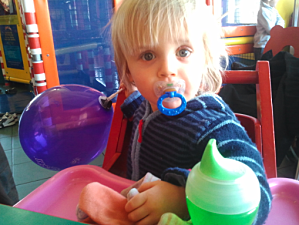 Une première sortie au fast food