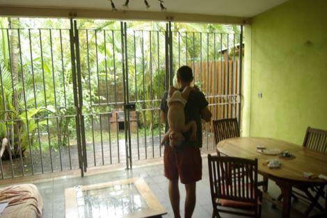 photo-passage-dumile-bebe-joue1