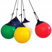 On a installé une balançoire dans notre couloir