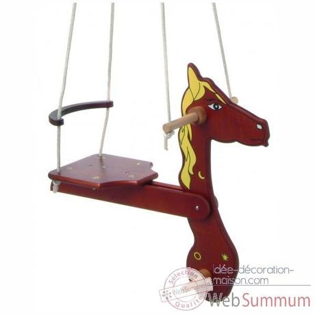 On a installé une balançoire dans notre couloir