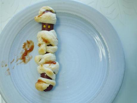 pilsbury-mummy-hotdog-halloween