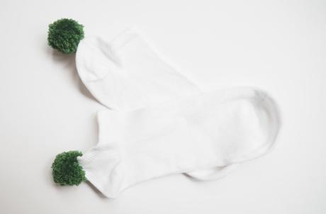 DIY Pompom Ankle Socks