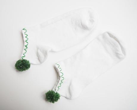 DIY Pompom Ankle Socks