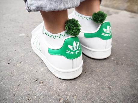 DIY Pompom Socks