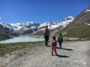 Une randonnée en famille à la Grande-Dixence