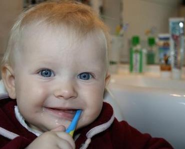Poussée dentaire : comment calmer les douleurs de bébé